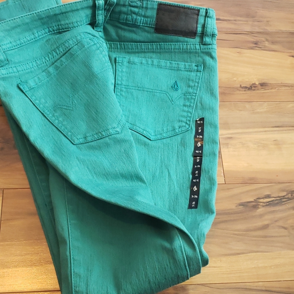 Liberated Volcom - Picture 2 of 3